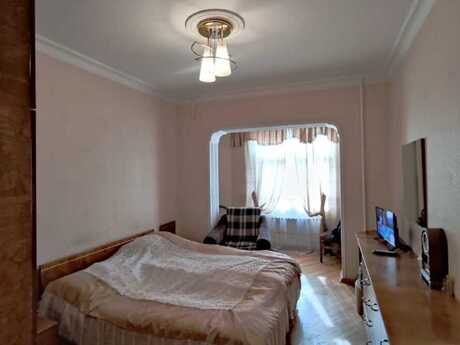 4 otaqlı köhnə tikili - Əhmədli m. - 110 m²