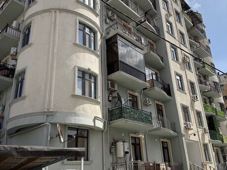 3 otaqlı yeni tikili - Bakıxanov q. - 123 m²