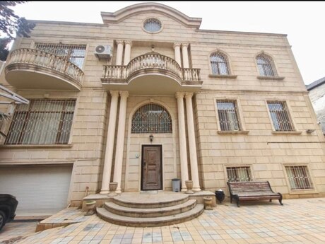 9 otaqlı həyət evi/bağ evi - Azadlıq Prospekti m. - 795 m²