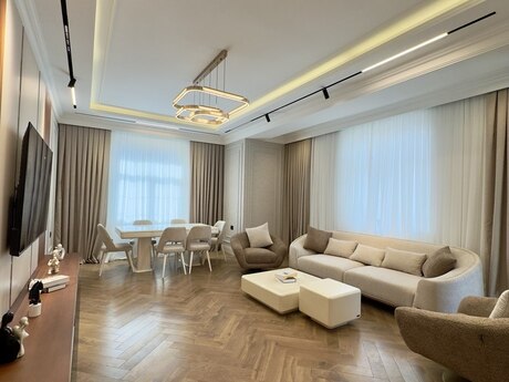 4 otaqlı yeni tikili - Elmlər Akademiyası m. - 165 m²