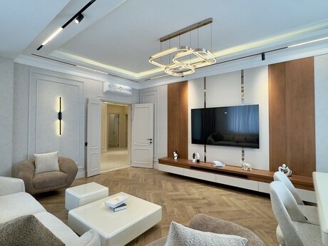 4 otaqlı yeni tikili - Elmlər Akademiyası m. - 165 m²