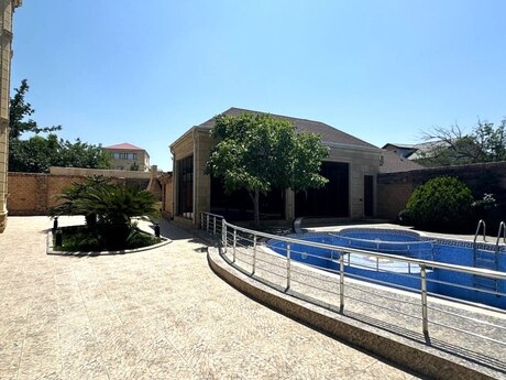 6 otaqlı həyət evi/bağ evi - Novxanı q. - 550 m²