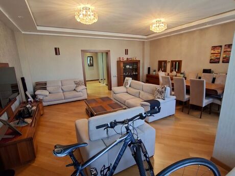 4 otaqlı yeni tikili - Şah İsmayıl Xətai m. - 166 m²