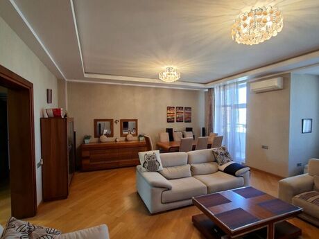 4 otaqlı yeni tikili - Şah İsmayıl Xətai m. - 166 m²