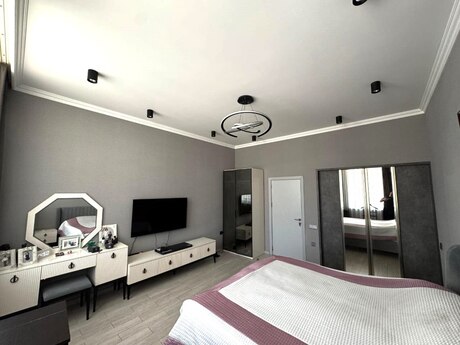 3 otaqlı köhnə tikili - Nizami m. - 100 m²