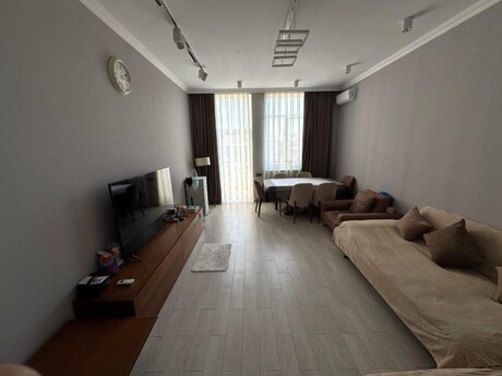 3 otaqlı köhnə tikili - Nizami m. - 100 m²