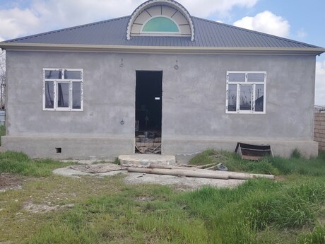 4 otaqlı həyət evi/bağ evi - Saatlı - 143 m²
