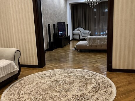 Satılır 3 otaqlı yeni tikili 123 m², Şah İsmayıl Xətai m.