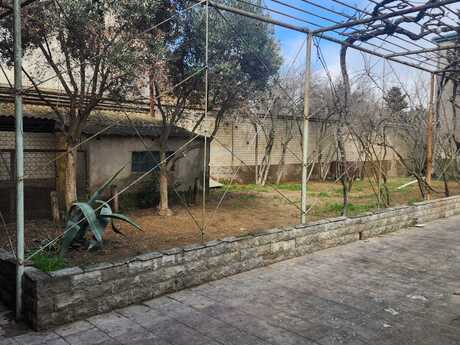 8 otaqlı həyət evi/bağ evi - Mərdəkan q. - 421 m²