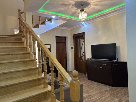 5 otaqlı həyət evi/bağ evi - Masazır q. - 200 m²