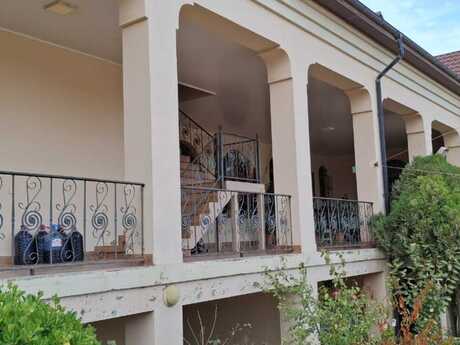 12 otaqlı həyət evi/bağ evi - Badamdar q. - 800 m²