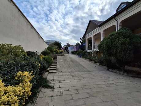 12 otaqlı həyət evi/bağ evi - Badamdar q. - 800 m²