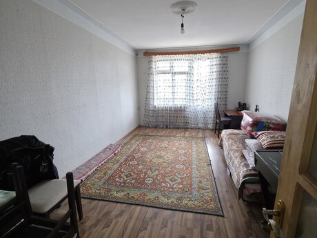 3 otaqlı köhnə tikili - Bakıxanov q. - 67 m²