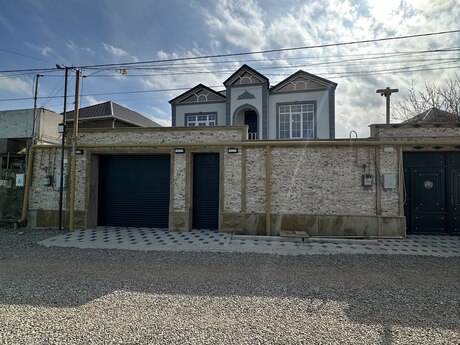 5 otaqlı həyət evi/bağ evi - Məmmədli q. - 200 m²