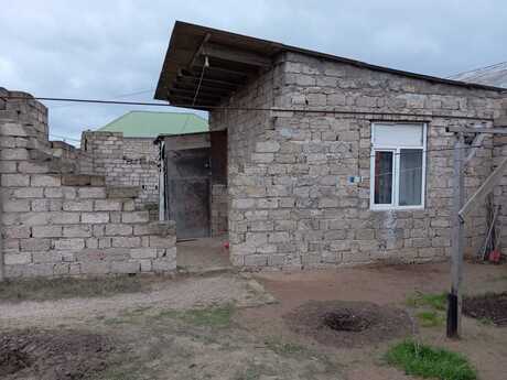 Satılır 3 otaqlı həyət evi/bağ evi 400 m², Qala q.