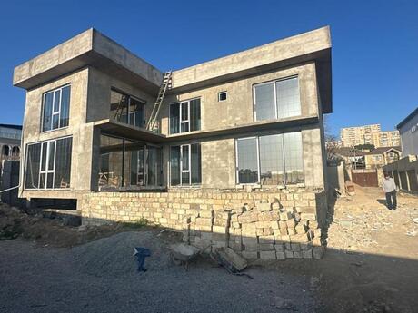 6 otaqlı həyət evi/bağ evi - Həzi Aslanov q. - 650 m²
