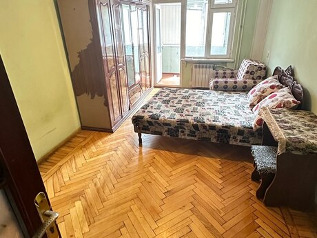 2 otaqlı köhnə tikili - Əhmədli q. - 65 m²