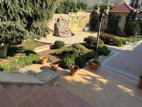 18 otaqlı həyət evi/bağ evi - Gənclik m. - 1200 m²