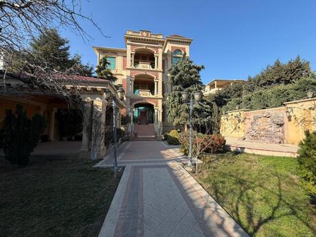 18 otaqlı həyət evi/bağ evi - Gənclik m. - 1200 m²