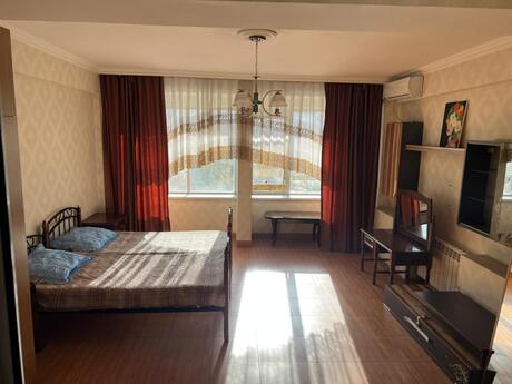 3 otaqlı köhnə tikili - 28 May m. - 104 m²