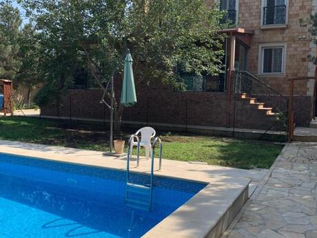 5 otaqlı həyət evi/bağ evi - Mərdəkan q. - 310 m²