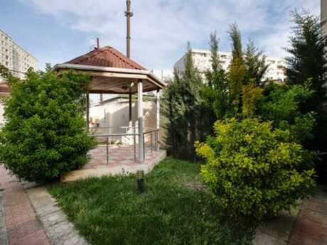 8 otaqlı həyət evi/bağ evi - Badamdar q. - 400 m²
