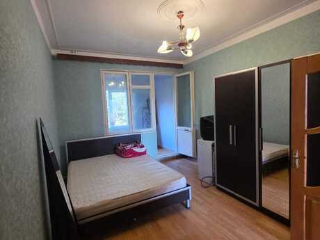 2 otaqlı köhnə tikili - Azadlıq Prospekti m. - 55 m²