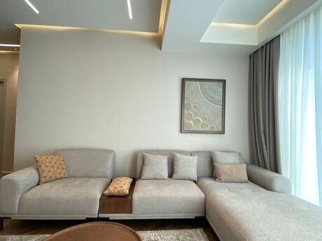 3-комн. новостройка - м. Элмляр Академиясы - 105 м²