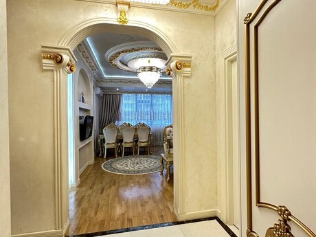 2-комн. новостройка - м. 8 ноября - 70 м²