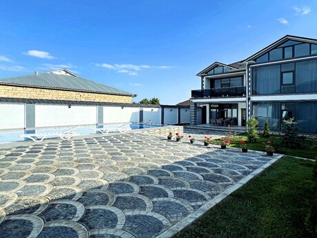 6 otaqlı həyət evi/bağ evi - Qəbələ - 308 m²