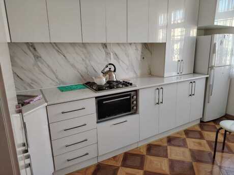 4 otaqlı köhnə tikili - Həzi Aslanov m. - 75 m²