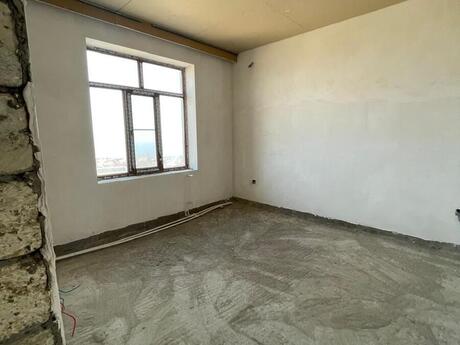 4 otaqlı həyət evi/bağ evi - Badamdar q. - 390 m²