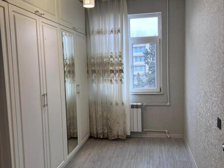 3 otaqlı köhnə tikili - Azadlıq Prospekti m. - 75 m²