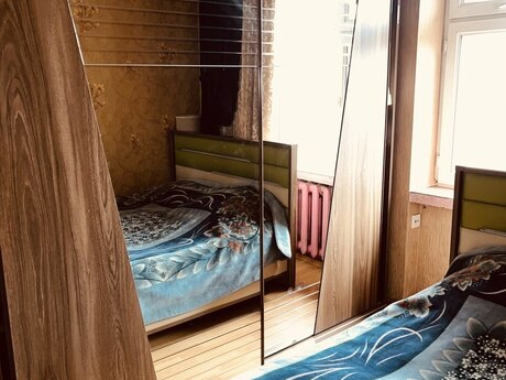 2 otaqlı köhnə tikili - Yeni Günəşli q. - 55 m²