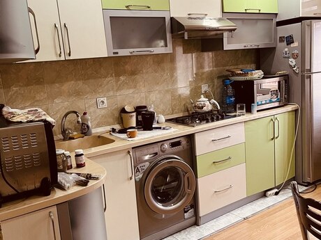2 otaqlı köhnə tikili - Yeni Günəşli q. - 55 m²