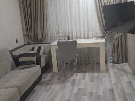 4 otaqlı köhnə tikili - Yeni Günəşli q. - 100 m²