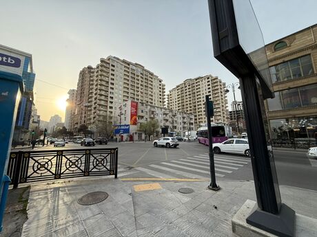 2 otaqlı köhnə tikili - 8 Noyabr m. - 55 m²