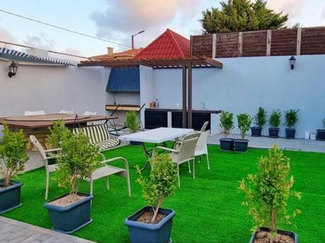 5 otaqlı həyət evi/bağ evi - Şüvəlan q. - 250 m²