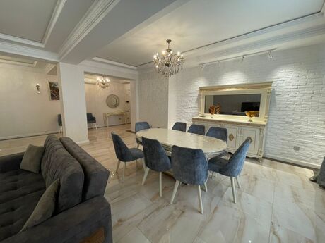 4 otaqlı yeni tikili - Ağ şəhər q. - 200 m²