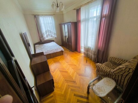 Объявление №6008574 - Баку, м. 28 мая, 2-комн., 60 м², 4/5 этаж