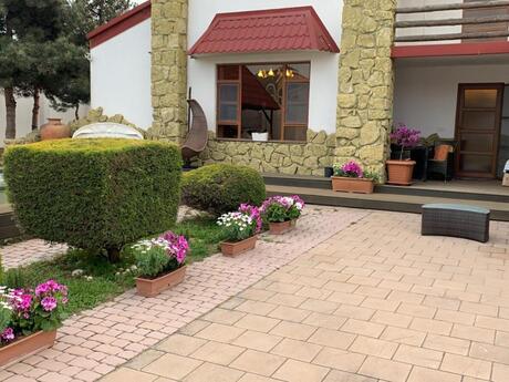 6 otaqlı həyət evi/bağ evi - Mərdəkan q. - 260 m²