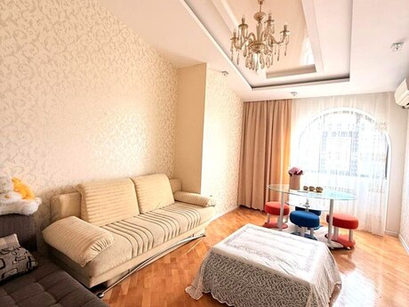 2-комн. новостройка - м. Ахмедлы - 80 м²