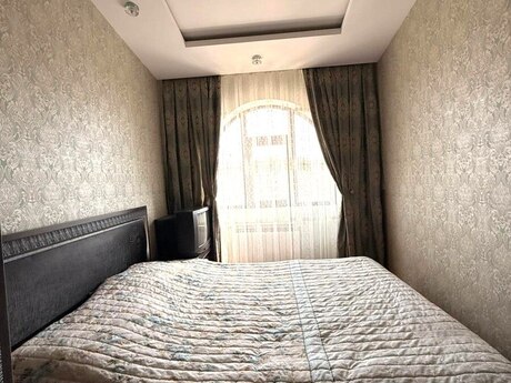 2-комн. новостройка - м. Ахмедлы - 80 м²