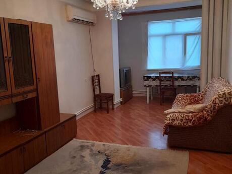 4 otaqlı köhnə tikili - Bakıxanov q. - 100 m²