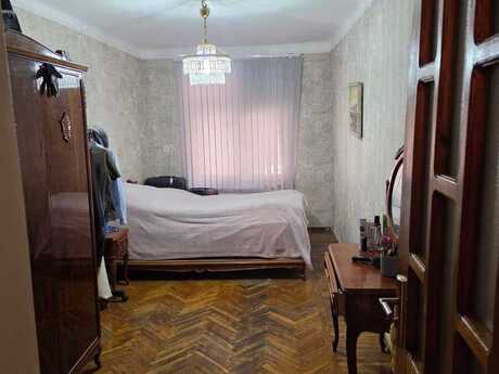 3 otaqlı köhnə tikili - Elmlər Akademiyası m. - 75 m²