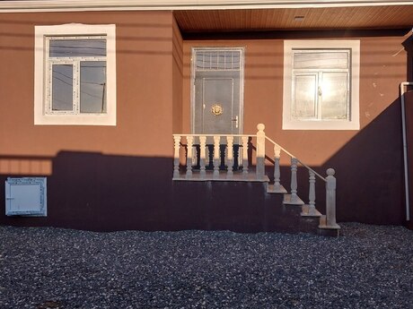 Satılır 3 otaqlı həyət evi/bağ evi 85 m², Binə q.
