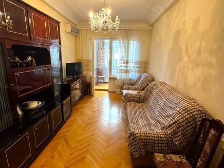 3 otaqlı köhnə tikili - Nəriman Nərimanov m. - 75 m²