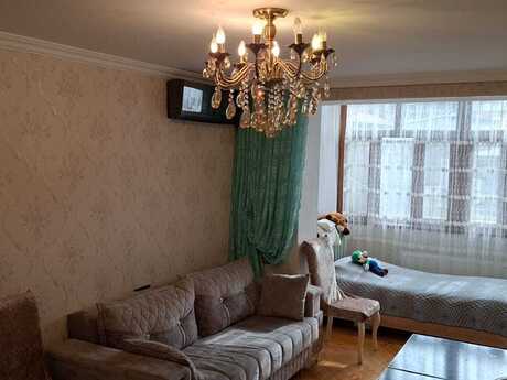 2 otaqlı köhnə tikili - Azadlıq Prospekti m. - 48 m²