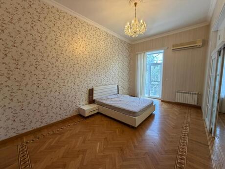 4 otaqlı köhnə tikili - Sahil m. - 200 m²
