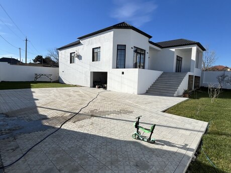 4 otaqlı həyət evi/bağ evi - Novxanı q. - 250 m²